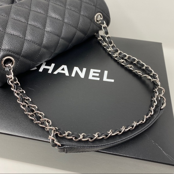 Chanel Easy Flap Medium Shoulder Bag - Picture 3 of 16